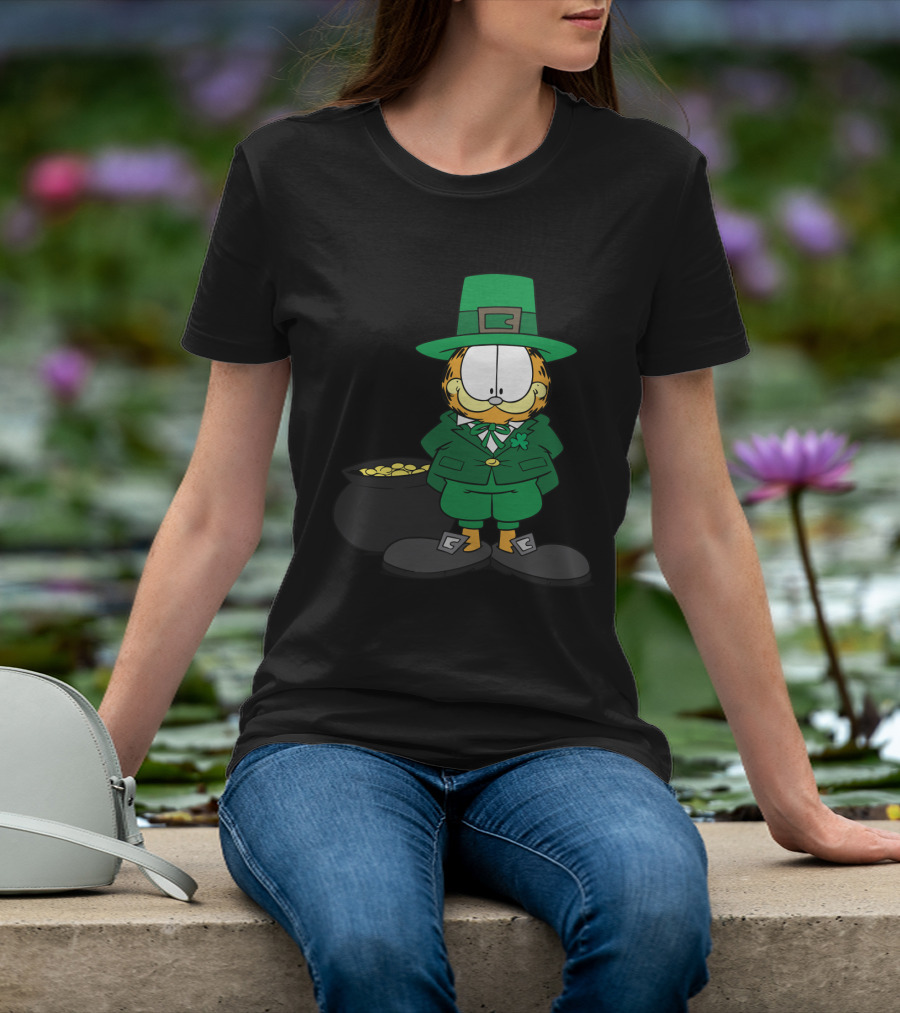 Garfield St. Patrick's Day Leprechaun With Pot Of Gold T-Shirt