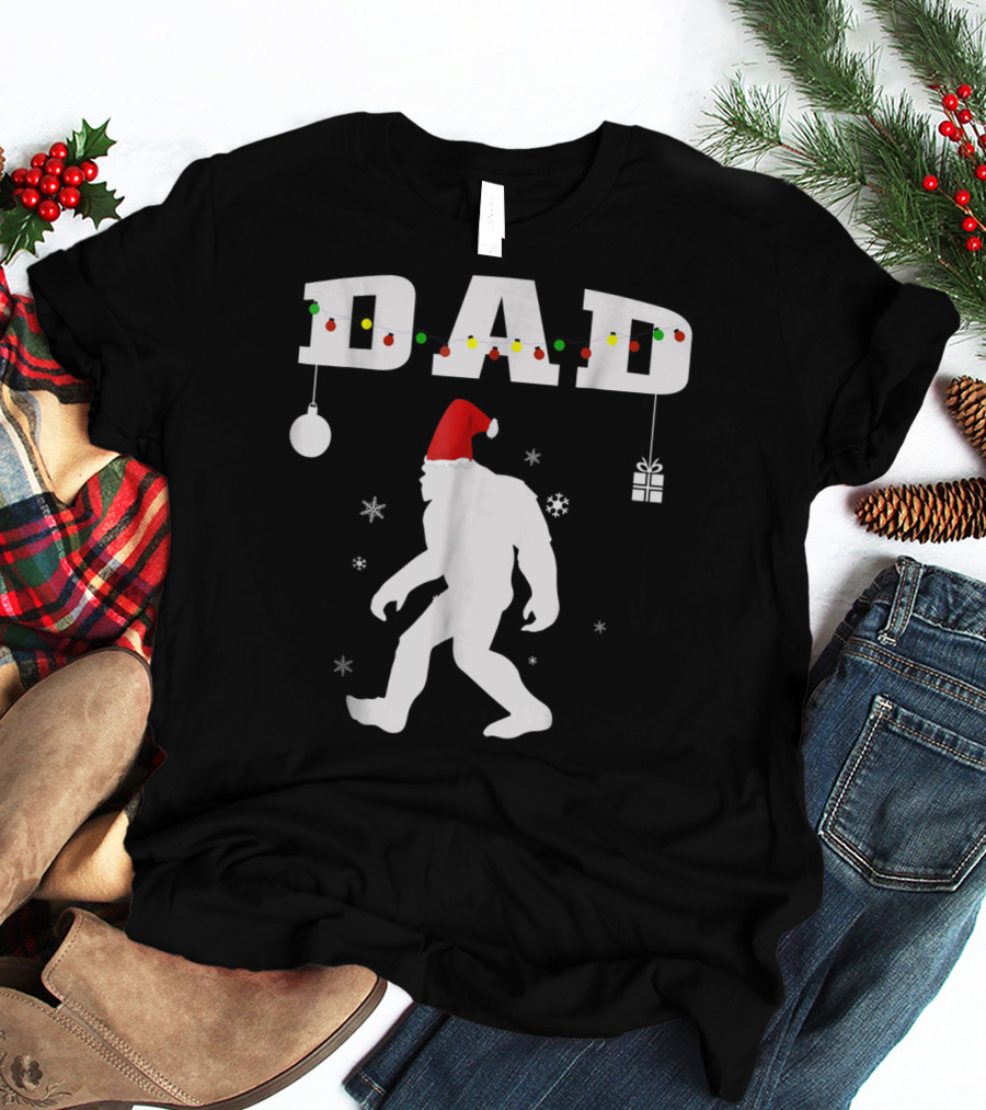 Dad Bigfoot Santa Christmas Family T-Shirt
