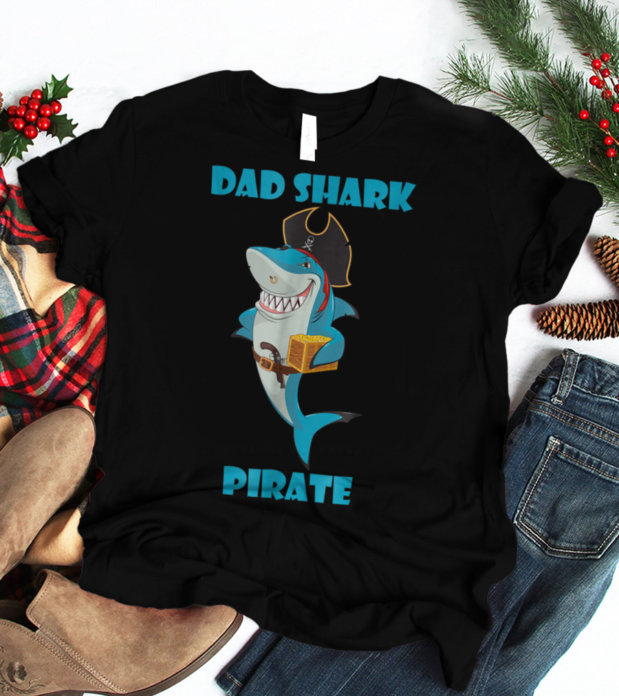Dad Shark Pirate Halloween Matching Family 86 T-Shirt