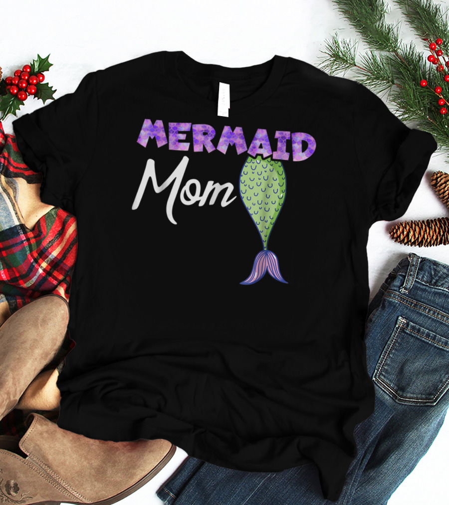 Mermaid Mom Birthday Party Mommy Wife33 T-Shirt