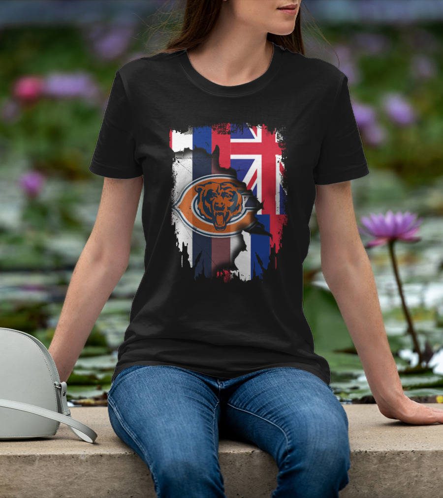 Chicago Bears Logo With Hawaiian Flag Background T-Shirt