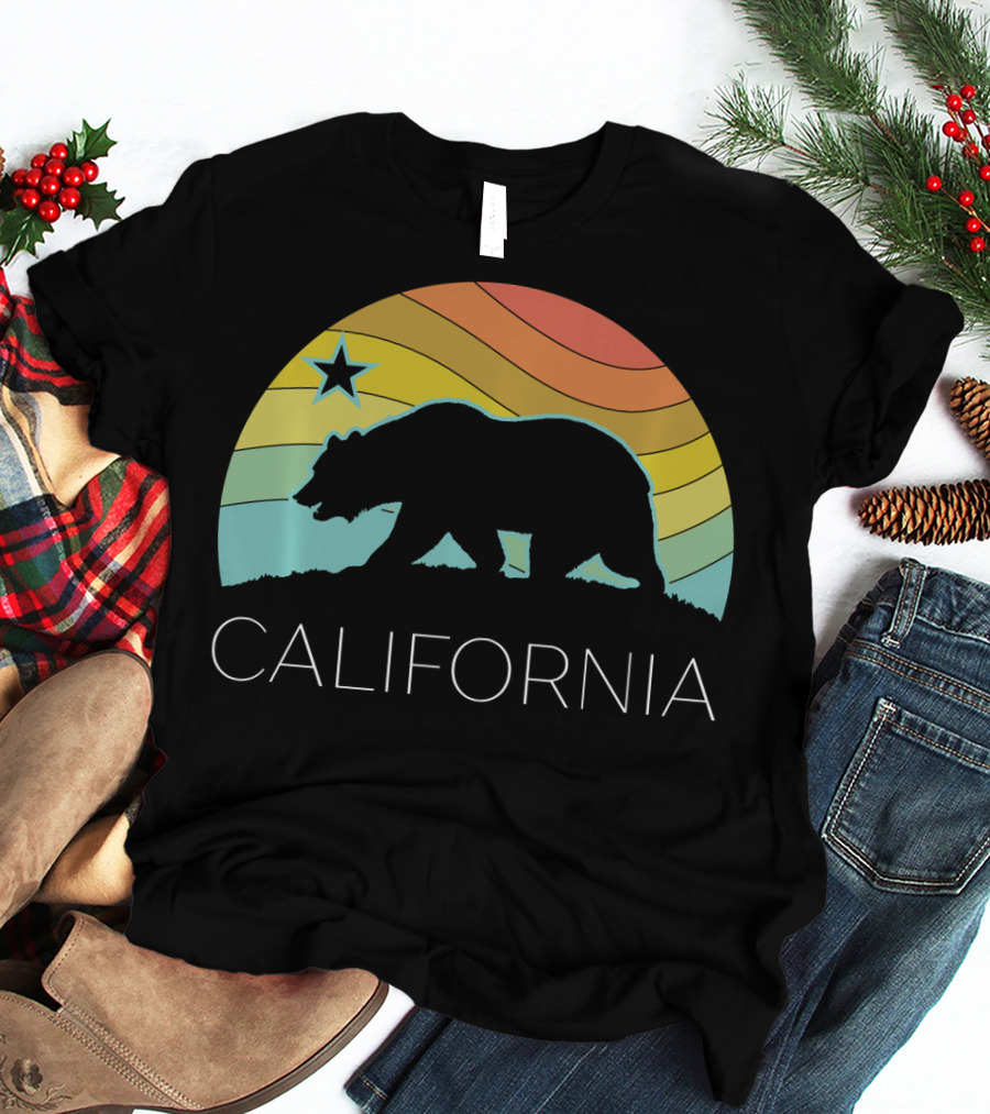 Retro California Bear Vintage Beach Cali Pride Surf 70s 80s Star Rainbow T-Shirt
