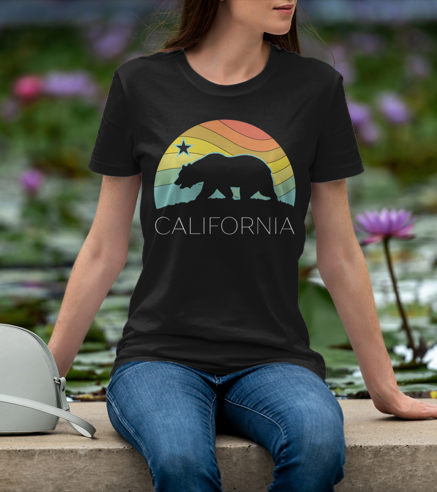 Retro California Bear Vintage Beach Cali Pride Surf 70s 80s Star Rainbow T-Shirt
