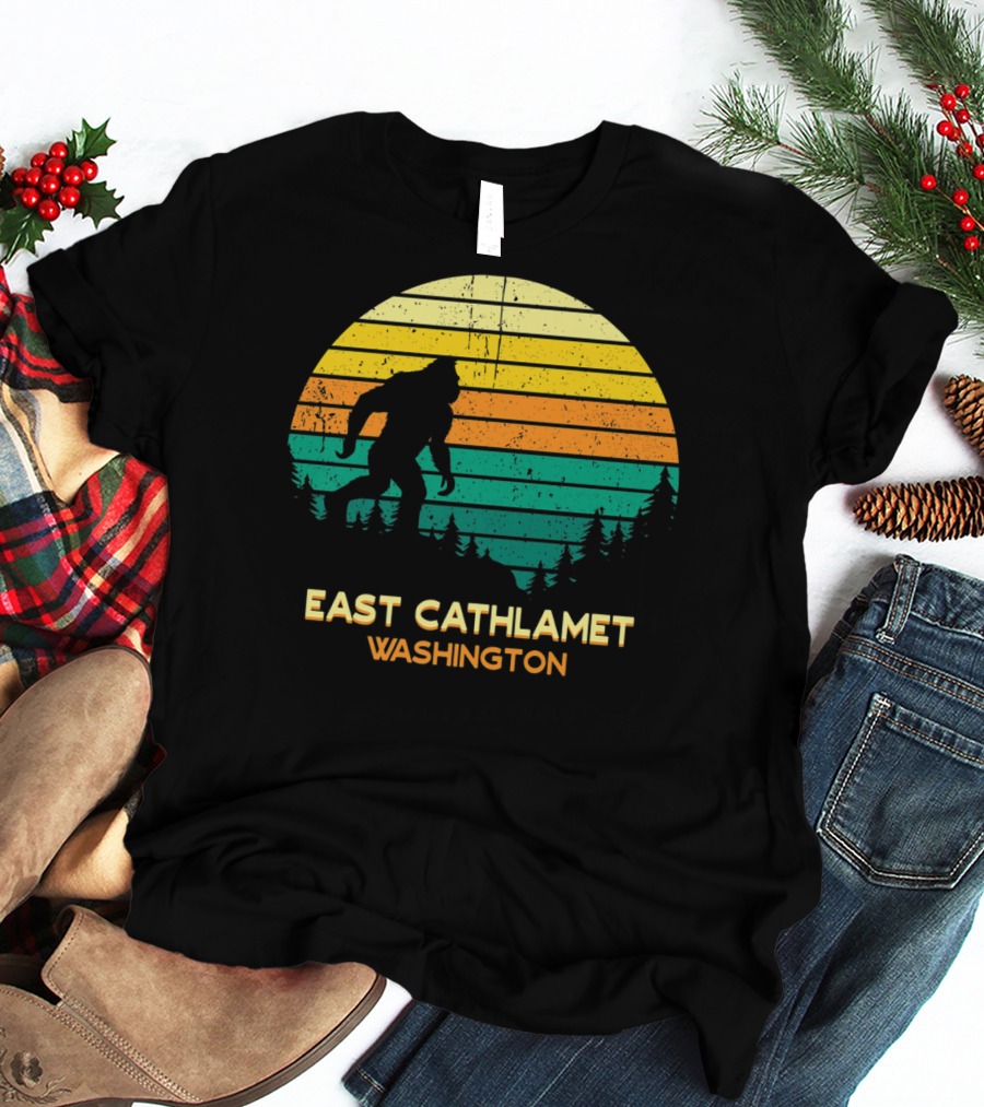Vintage Sunset Bigfoot East Cathlamet Washington T-Shirt