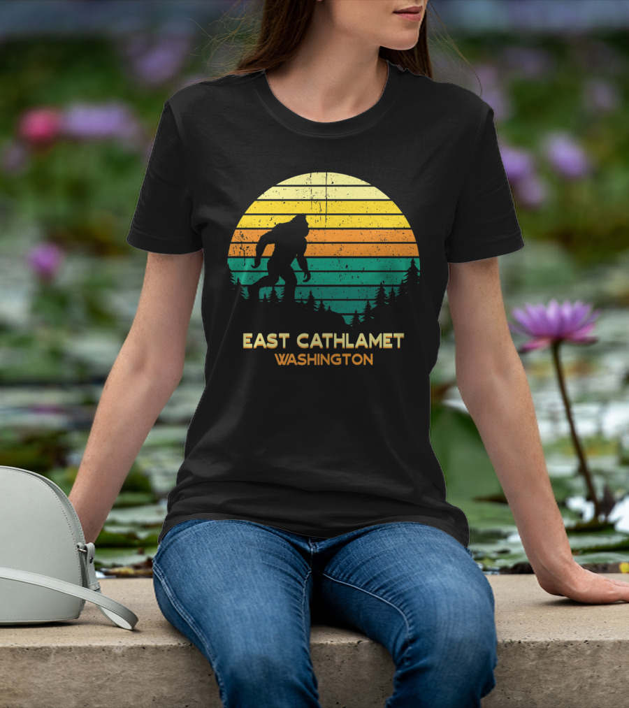 Vintage Sunset Bigfoot East Cathlamet Washington T-Shirt