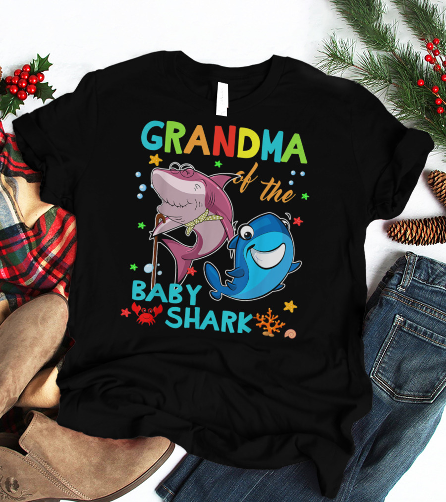 Grandma Of The Baby Shark With Colorful Cartoon Sharks And Sea Creatures T-Shirt