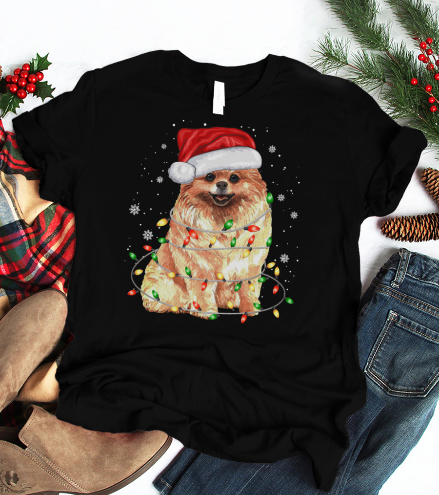 Pomeranian In Santa Hat With Christmas Lights And Snowflakes T-Shirt