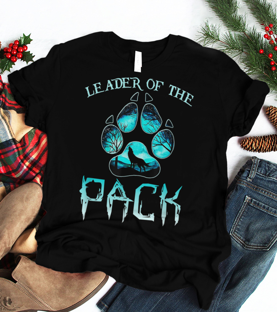 Leader Of The Pack Howling Wolf Silhouette In Pawprint For Dog And Pet Lovers T-Shirt