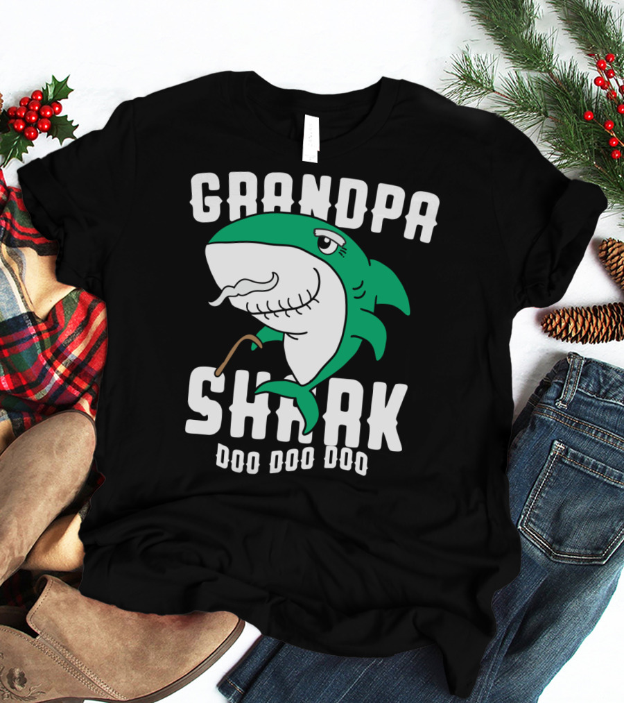 Grandpa Shark Doo Doo Doo Halloween Chr Dad Grandfather T-Shirt