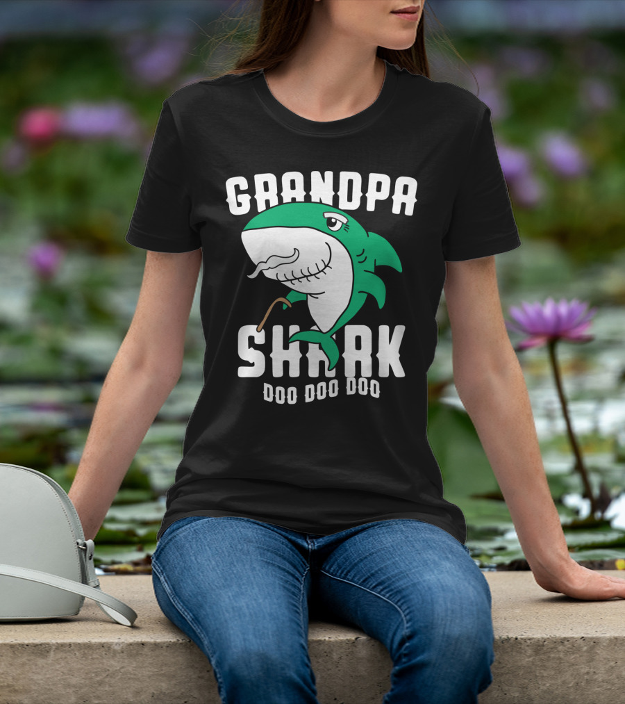 Grandpa Shark Doo Doo Doo Halloween Chr Dad Grandfather T-Shirt