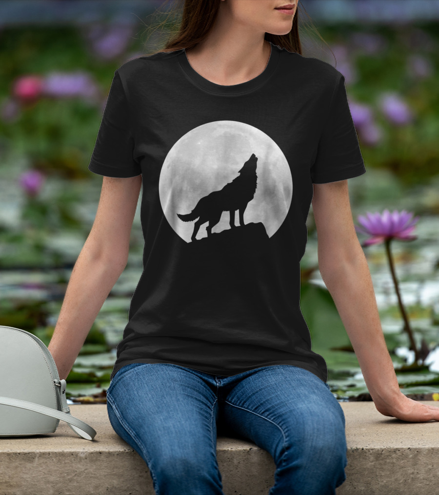Wolf Howling At Full Moon Spirit Animal T-Shirt