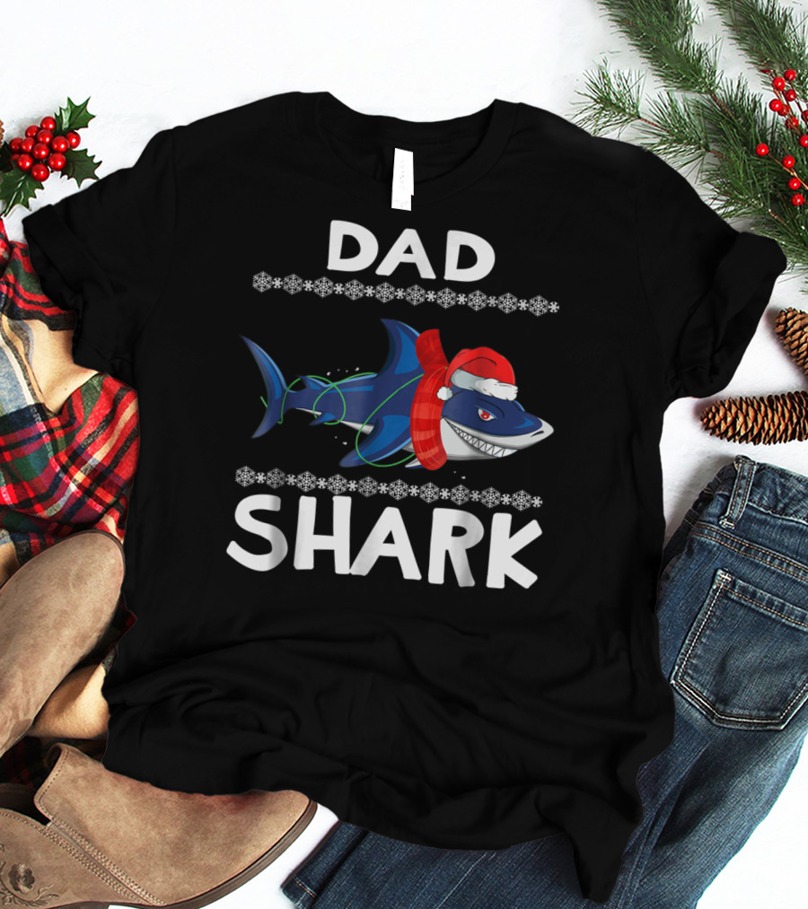 Dad Shark Christmas Family Santa Hat Snowflakes T-Shirt