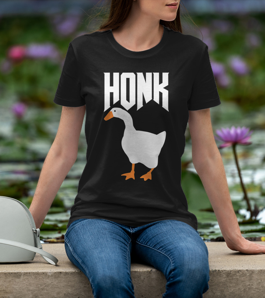 Honk Goose Funny Video Gamer Untitled Goose Game T-Shirt