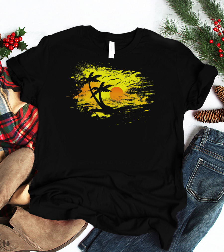 Distressed Palm Trees And Sunset Summer Vacation Scene T-Shirt