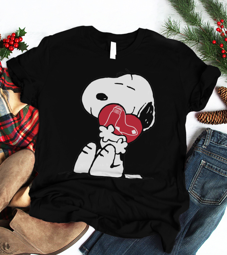 Snoopy Hugging Boston Red Sox T-Shirt