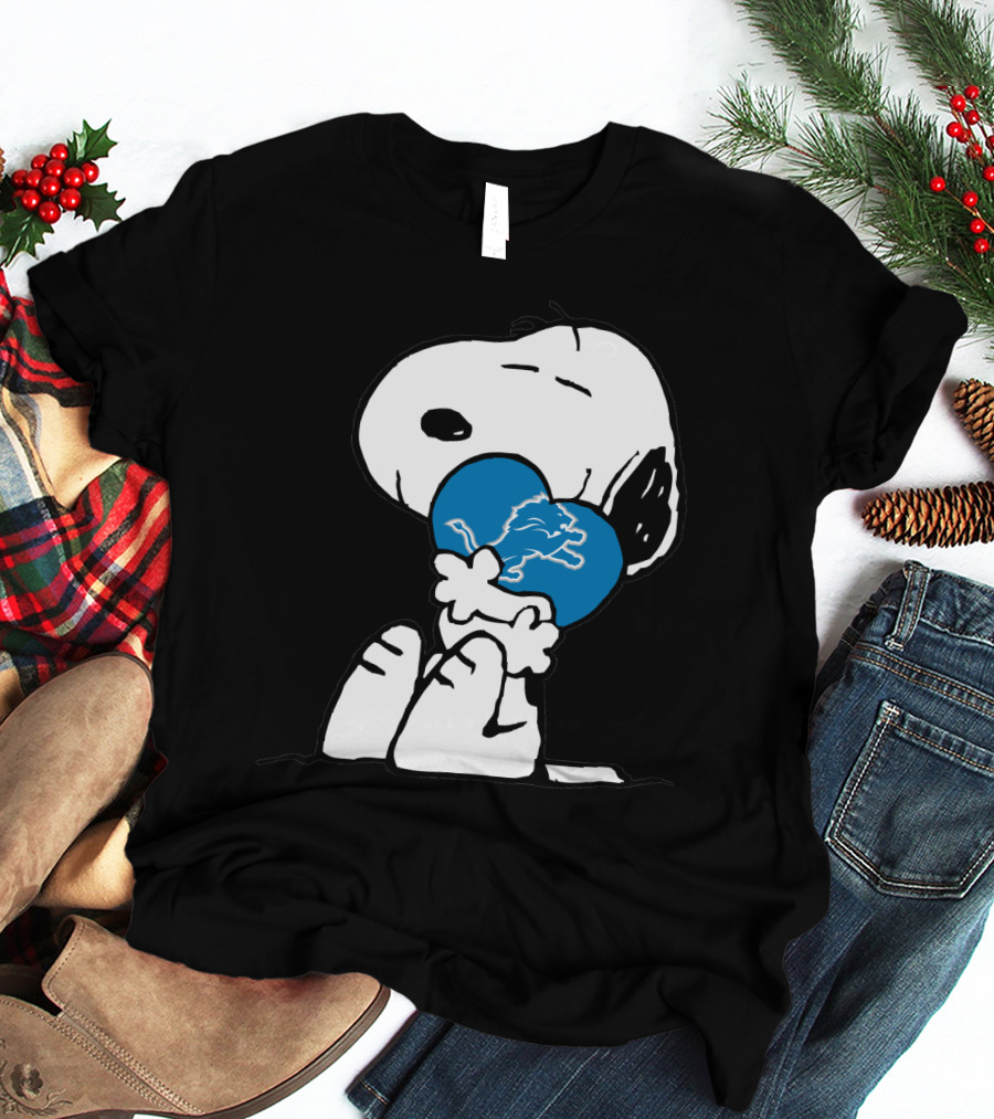 Detroit Lions Snoopy Hugging T-Shirt