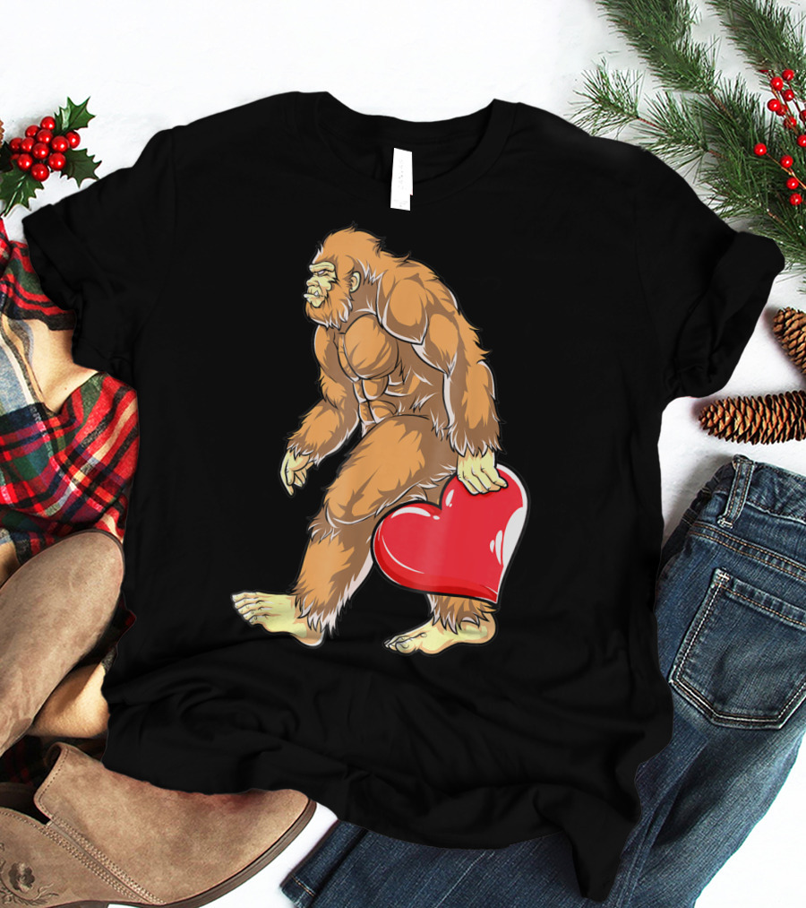 Valentine's Day Bigfoot Holding Heart Sasquatch Love For Men T-Shirt