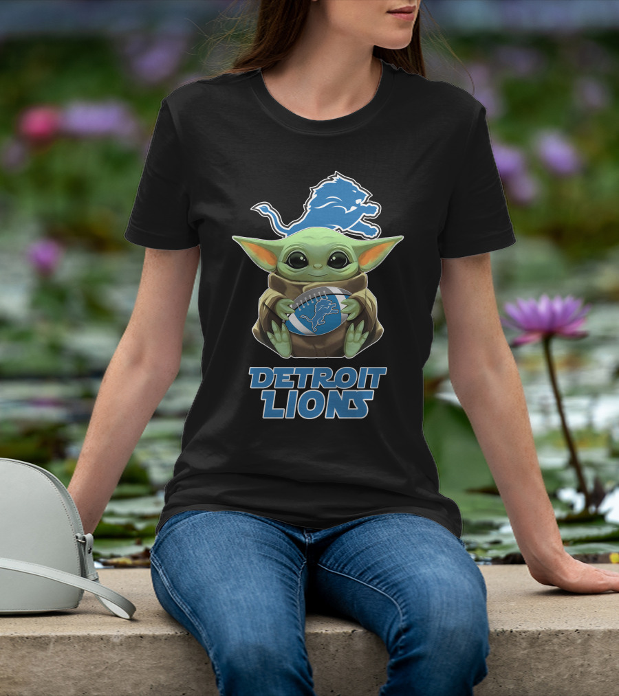 Detroit Lions Baby Yoda Football Fanart T-Shirt