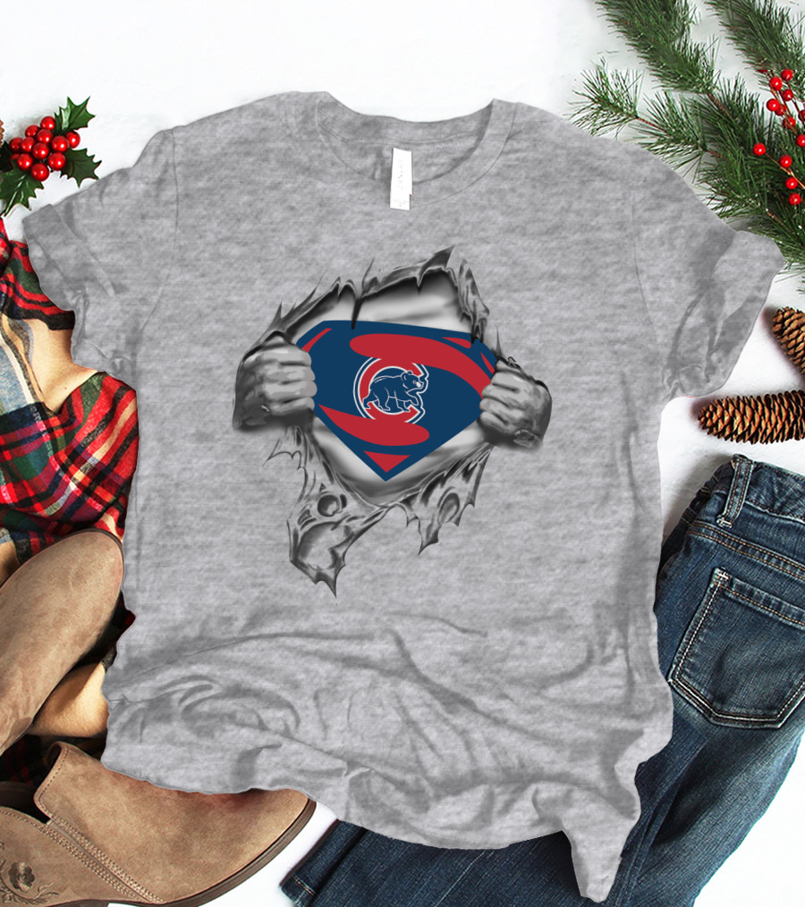 Cubs Superman Chest Hybrid With Cracked Logo Appearance T-Shirt