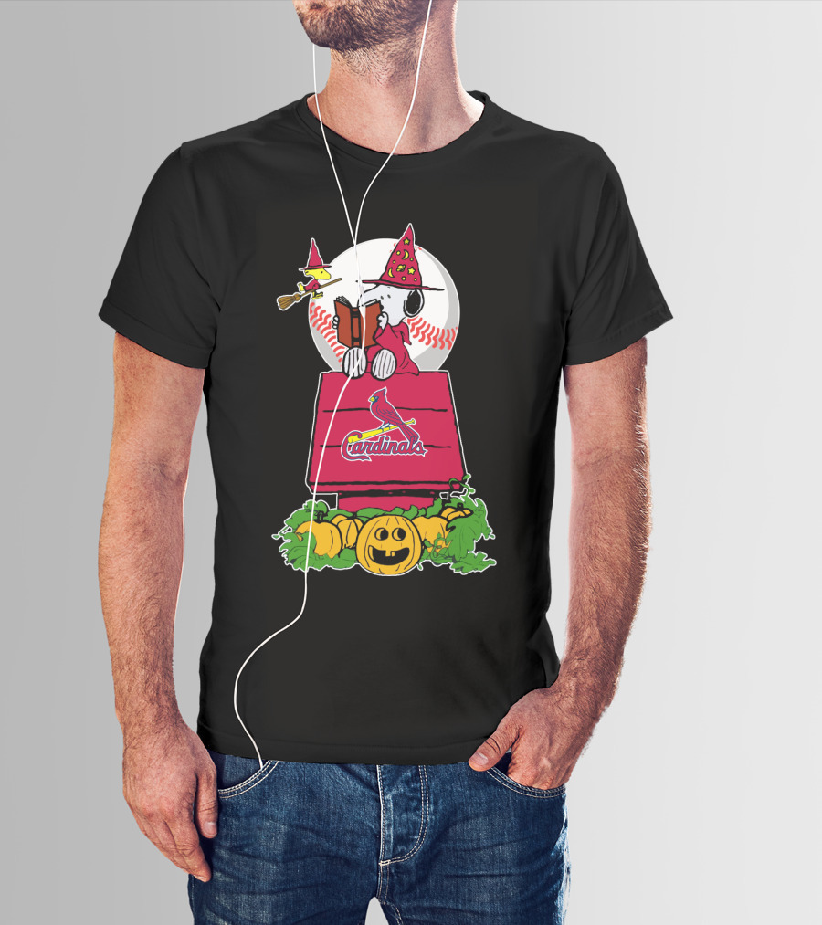 Spooky Halloween Peanuts St. Louis Cardinals Pumpkin Scene T-Shirt