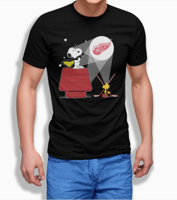 Detroit Red Wings Snoopy And Woodstock Moonlight Scene T-Shirt