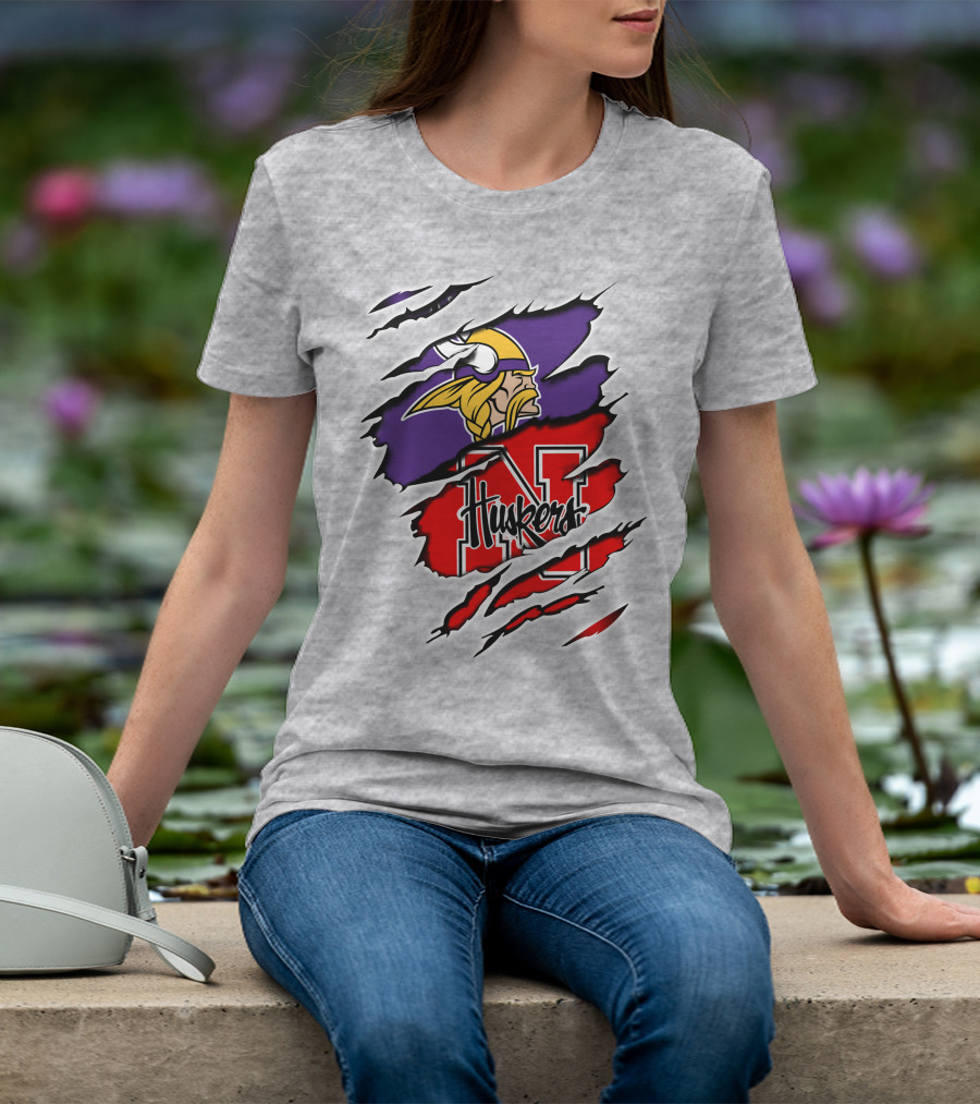 Vikings Huskers Claw Marks Logo Fusion T-Shirt