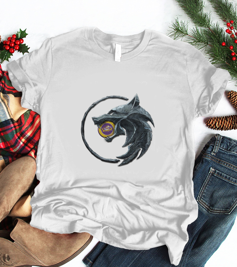 Cht1Twnc1009-1 Lunar Wolf Emblem With Purple And Gold Badge T-Shirt