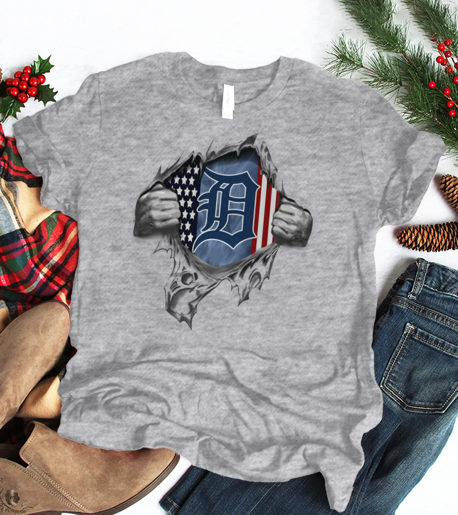 Detroit Tigers American Flag Ripped T-Shirt