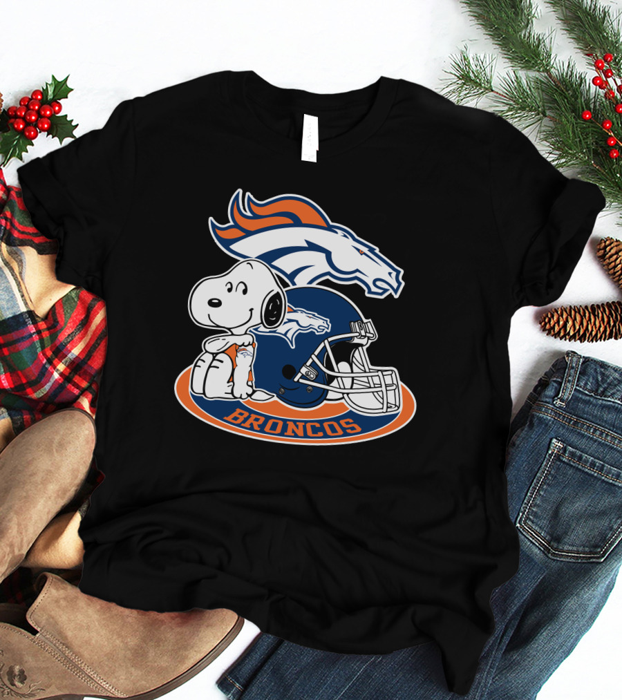 Denver Broncos Snoopy With Broncos Helmet T-Shirt