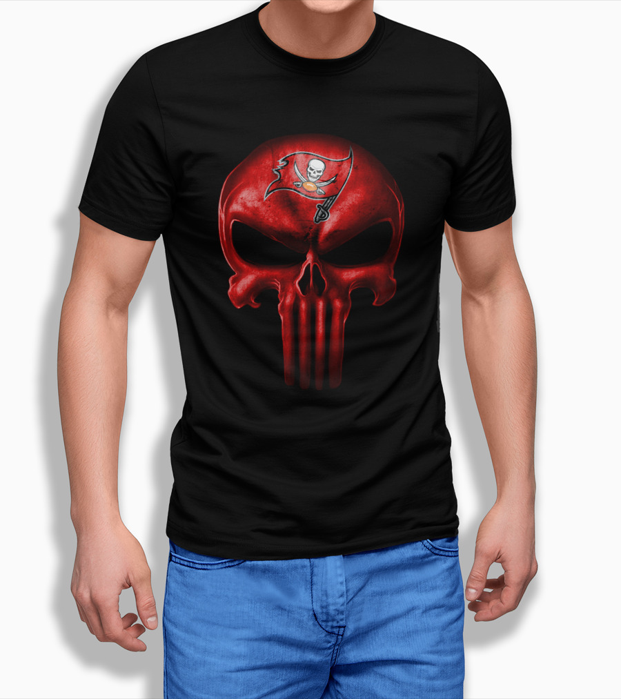 Tampa Bay Buccaneers Skull Logo With Pirate Flag T-Shirt