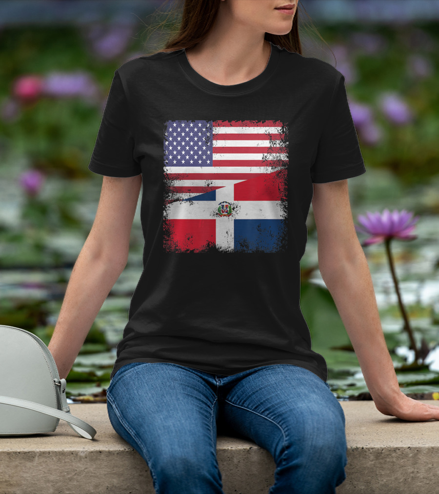 Half Dominican Flag Vintage USA American Dominican Grunge T-Shirt