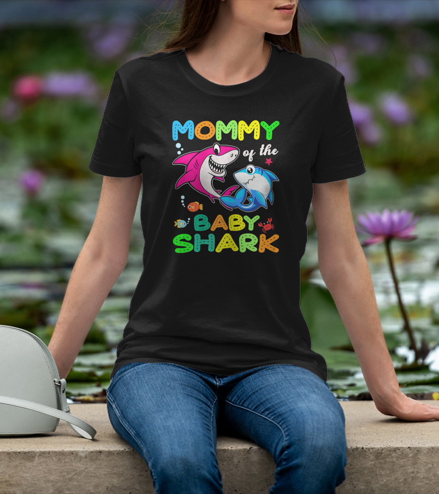 Mommy Of The Baby Shark Funny Birthday Family T-Shirt