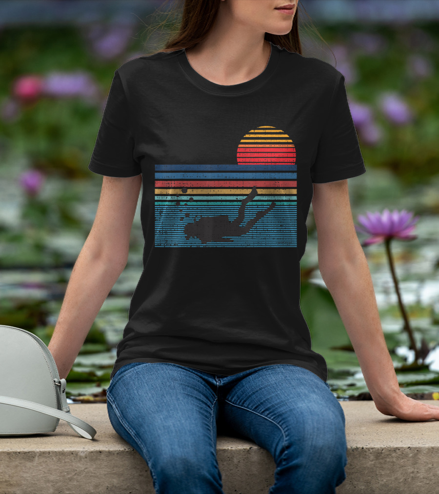 Vintage Scuba Diving 80s Sunset Silhouette Stripes T-Shirt