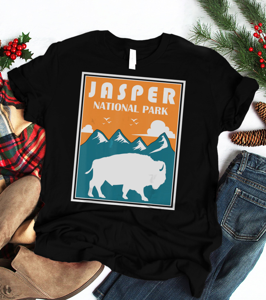 Jasper National Park Canada Bison Silhouette Mountains T-Shirt