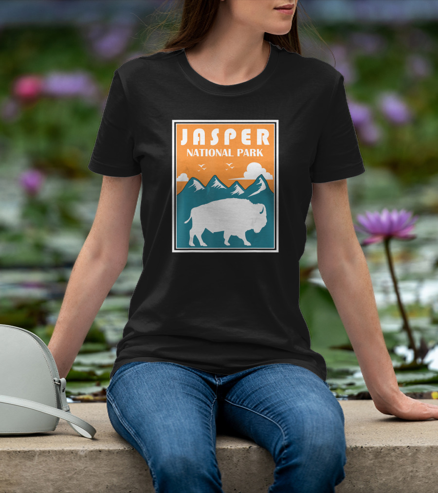 Jasper National Park Canada Bison Silhouette Mountains T-Shirt