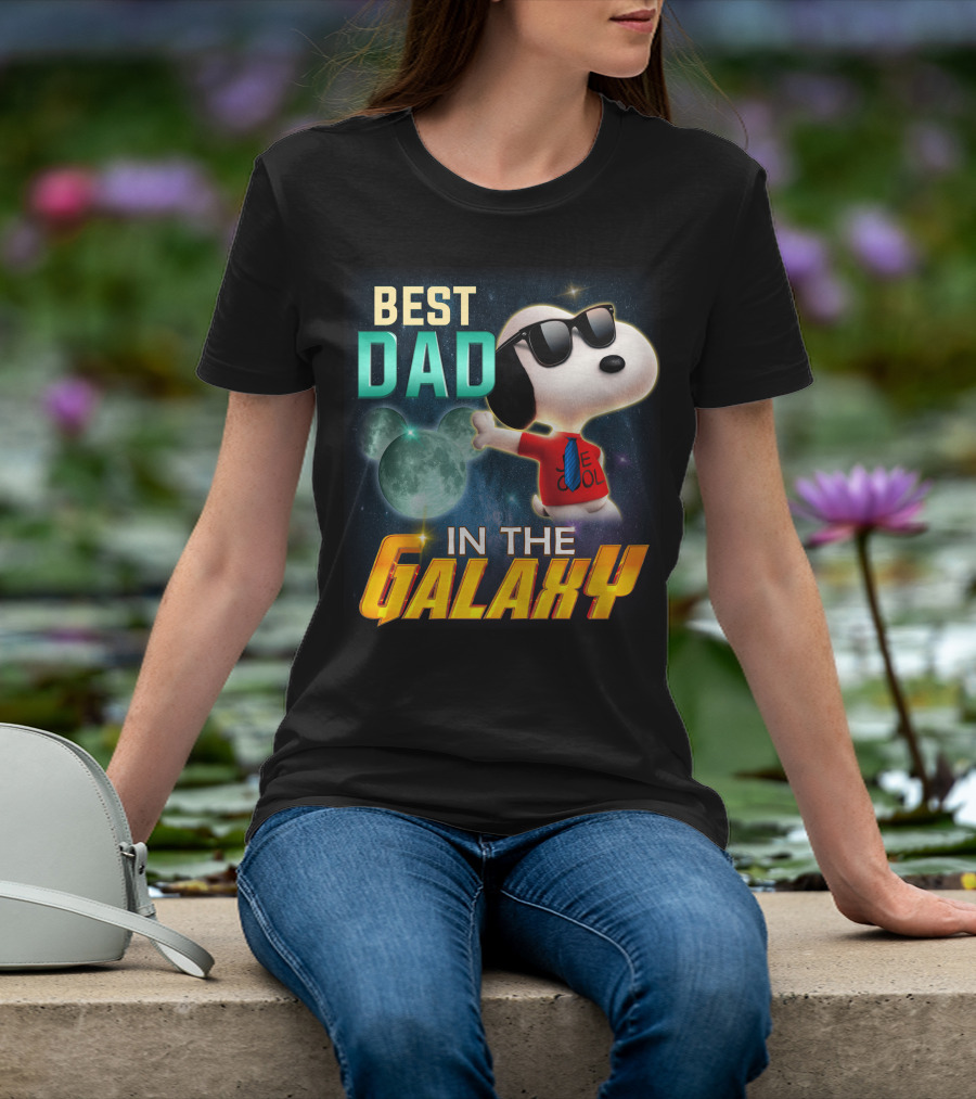 BEST DAD IN THE GALAXY SNOOPY E COOL T-Shirt