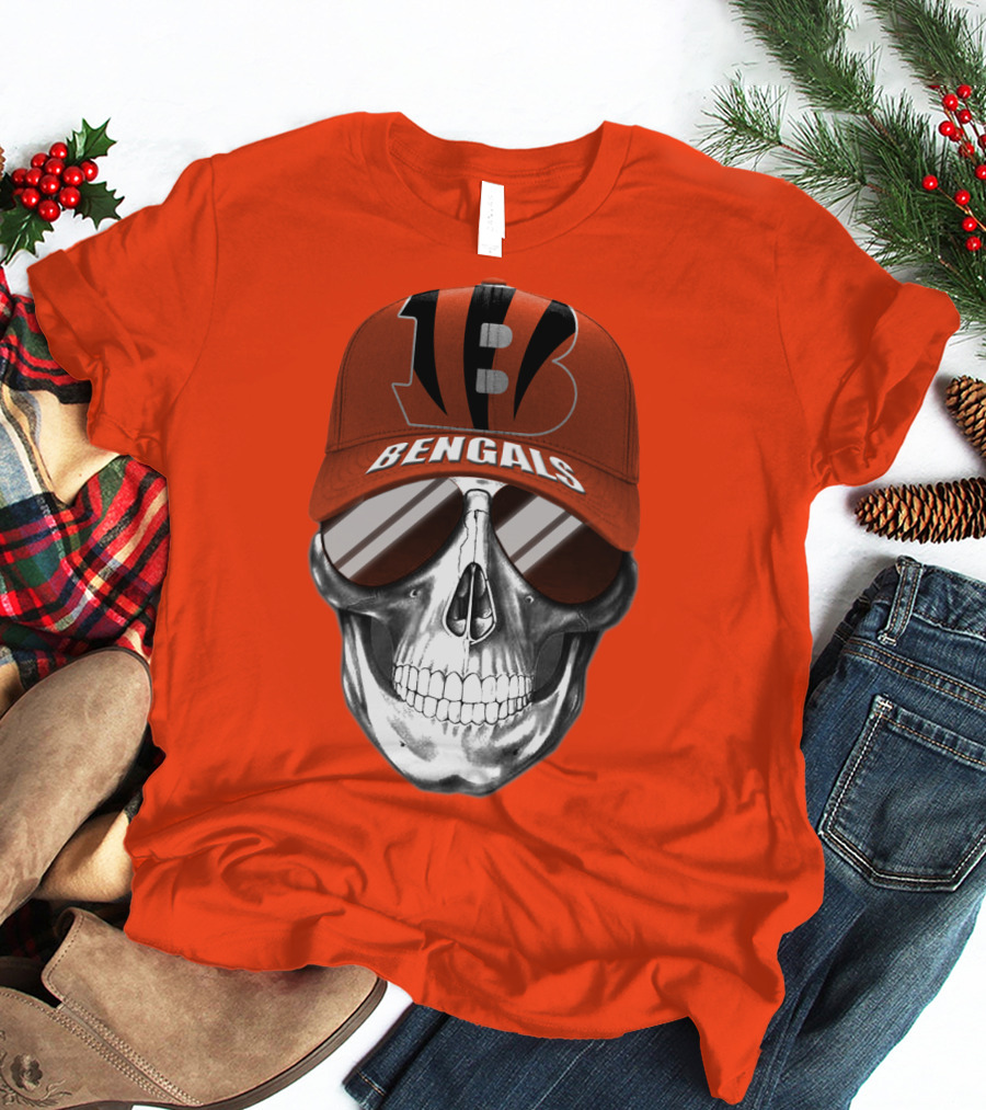 Cincinnati Bengals Skull With Cap And Mirrored Sunglasses T-Shirt