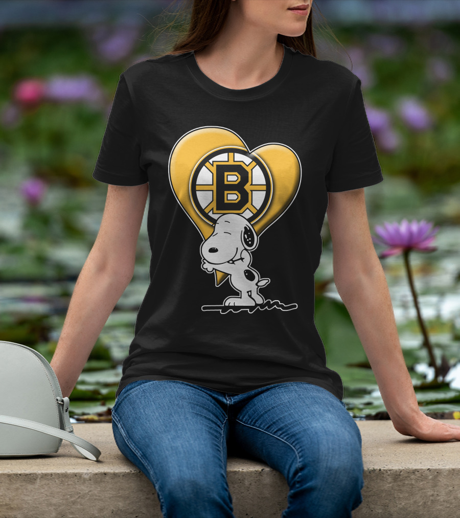 Snoopy Heart Boston Bruins Logo Hug T-Shirt