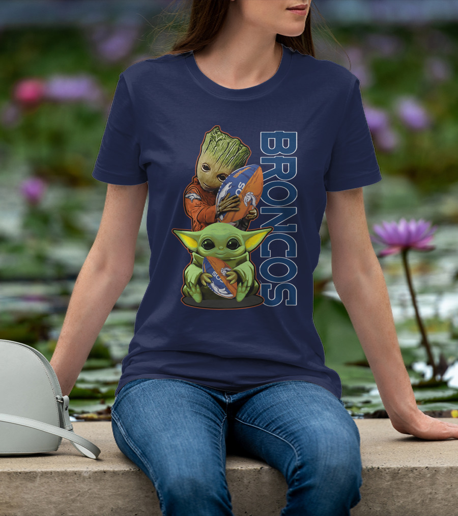 Grzd Denver Broncos Groot And Baby Yoda Holding Broncos Football T-Shirt