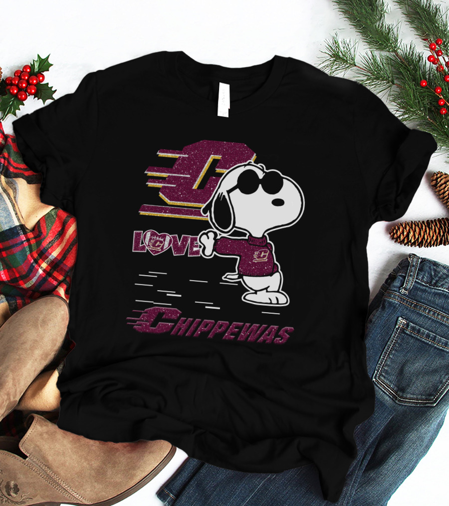 Snoopy Central Michigan Chippewas Love Football T-Shirt