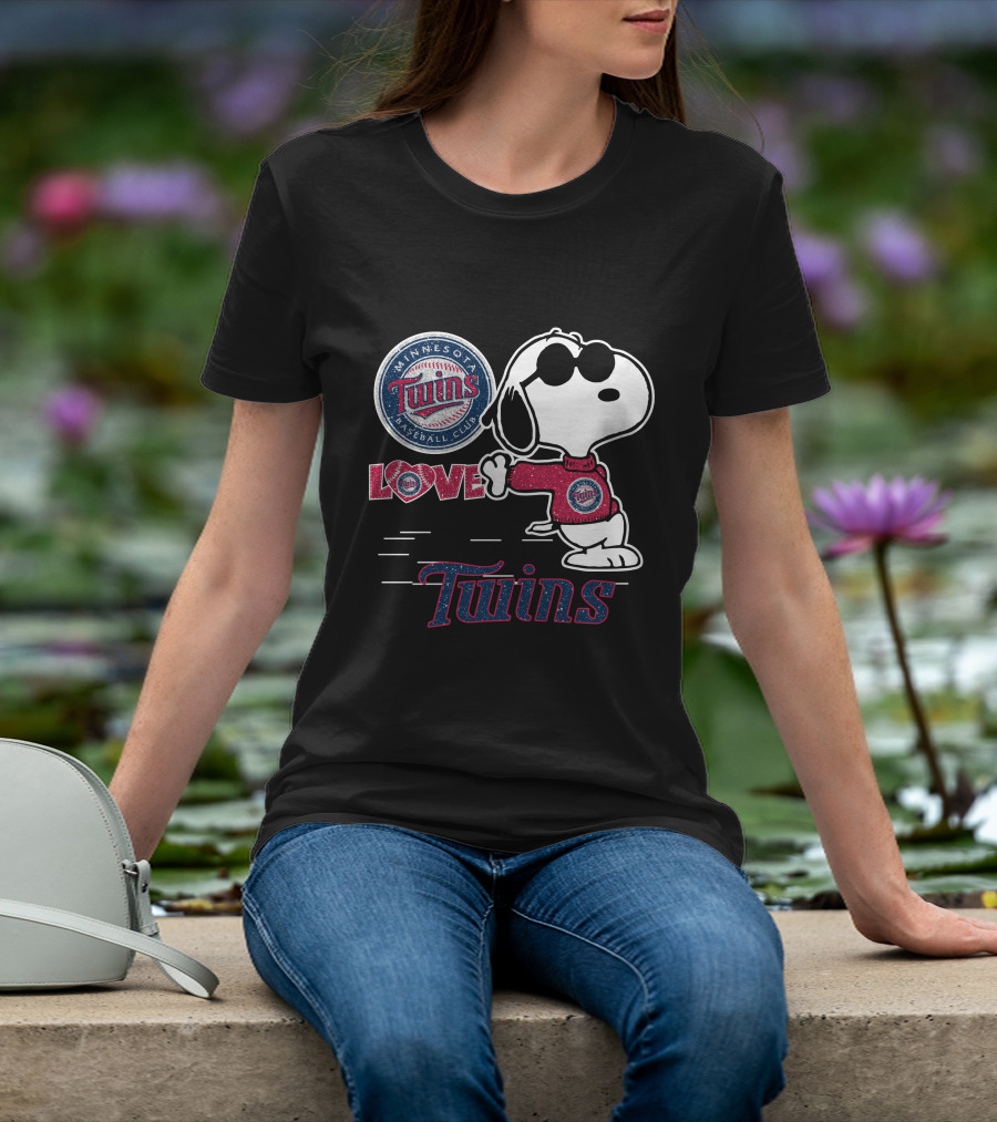 Snoopy Love Minnesota Twins Baseball Club T-Shirt