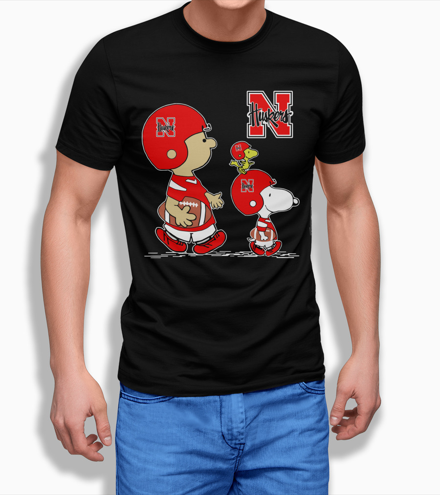 Nebraska Cornhuskers Peanuts Charlie Brown And Snoopy Football Helmets T-Shirt