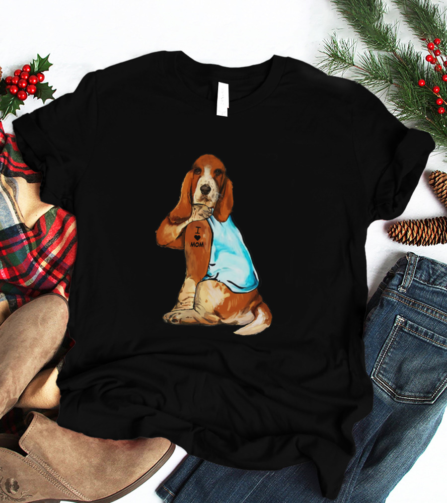 Basset Hound I Love Mom Tattoo Sitting T-Shirt