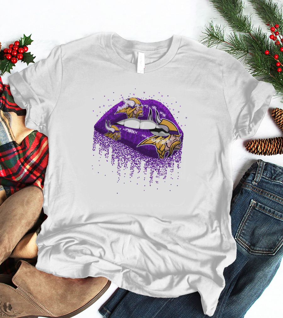 Minnesota Vikings Glitter Lips Viking Helmets T-Shirt