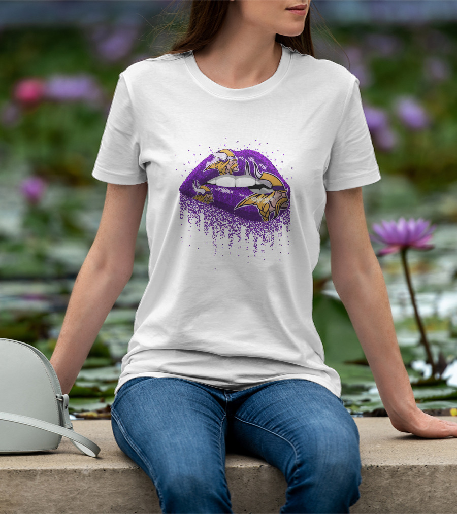Minnesota Vikings Glitter Lips Viking Helmets T-Shirt