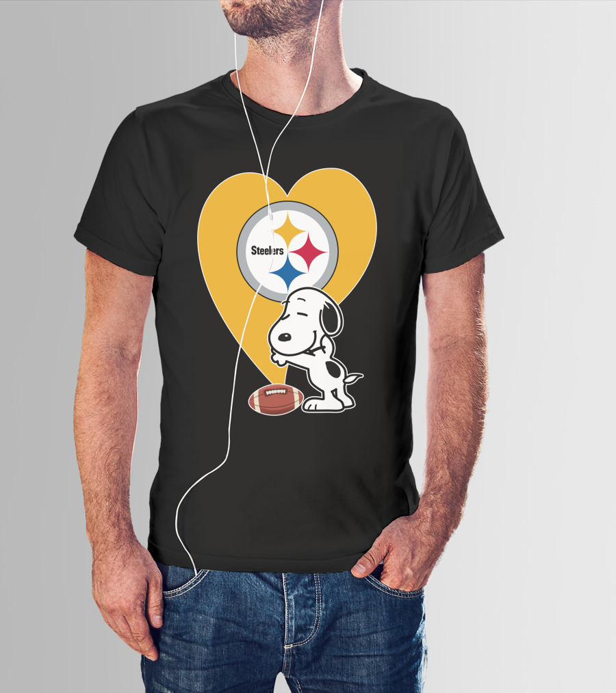 Pittsburgh Steelers Snoopy Hug Heart Football T-Shirt