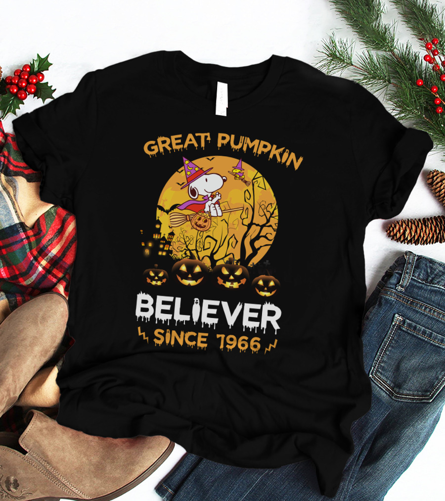 Great Pumpkin Believer Since 1966 Snoopy Halloween Flying Broomstick Moon Jack-O'-Lanterns T-Shirt