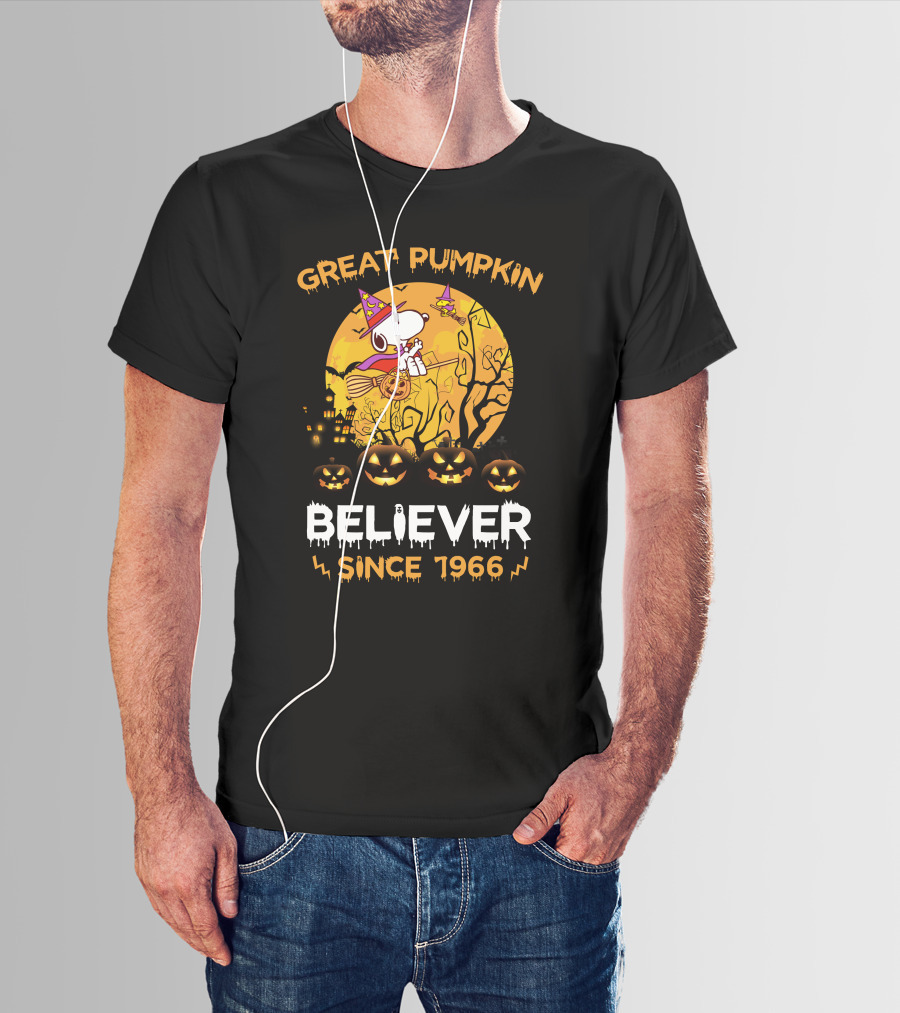 Great Pumpkin Believer Since 1966 Snoopy Halloween Flying Broomstick Moon Jack-O'-Lanterns T-Shirt