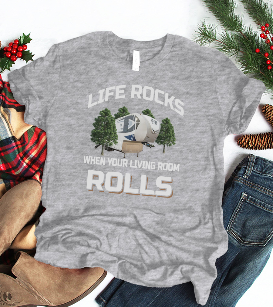 LIFE ROCKS WHEN YOUR LIVING ROOM ROLLS Arctic Fox 29 T-Shirt