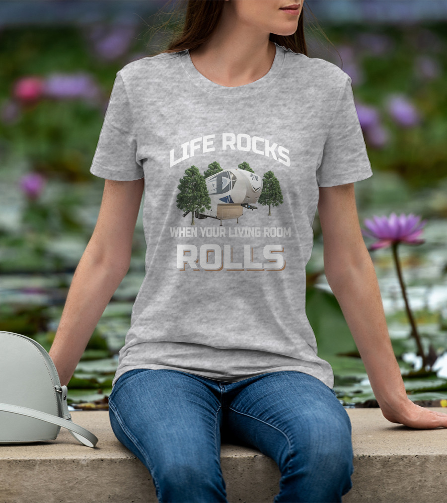 LIFE ROCKS WHEN YOUR LIVING ROOM ROLLS Arctic Fox 29 T-Shirt